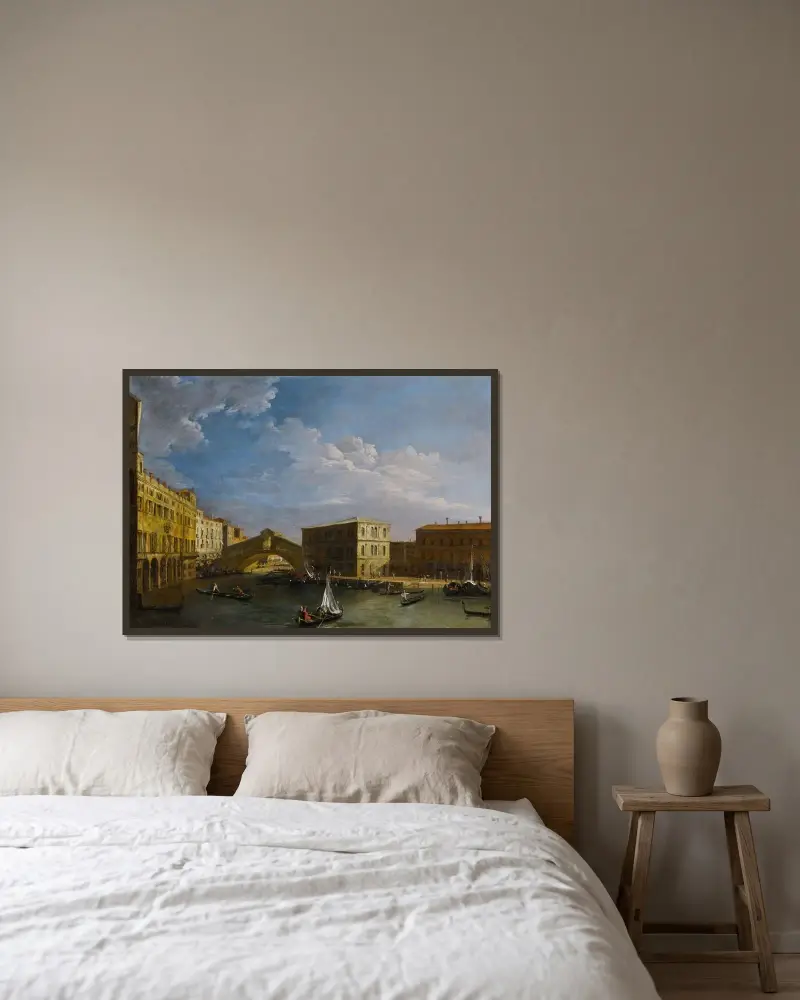 Venedig, vy över Canal Grande och Rialtobron från norr av Canaletto inramad på en vägg