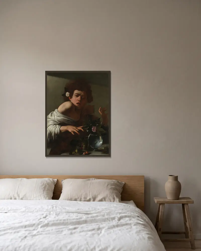 Junge von einer Eidechse gebissen von Caravaggio gerahmt an einer Wand