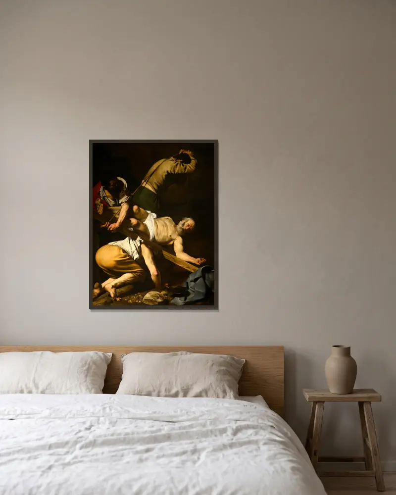 Petrus korsfästelse av Caravaggio inramad på en vägg