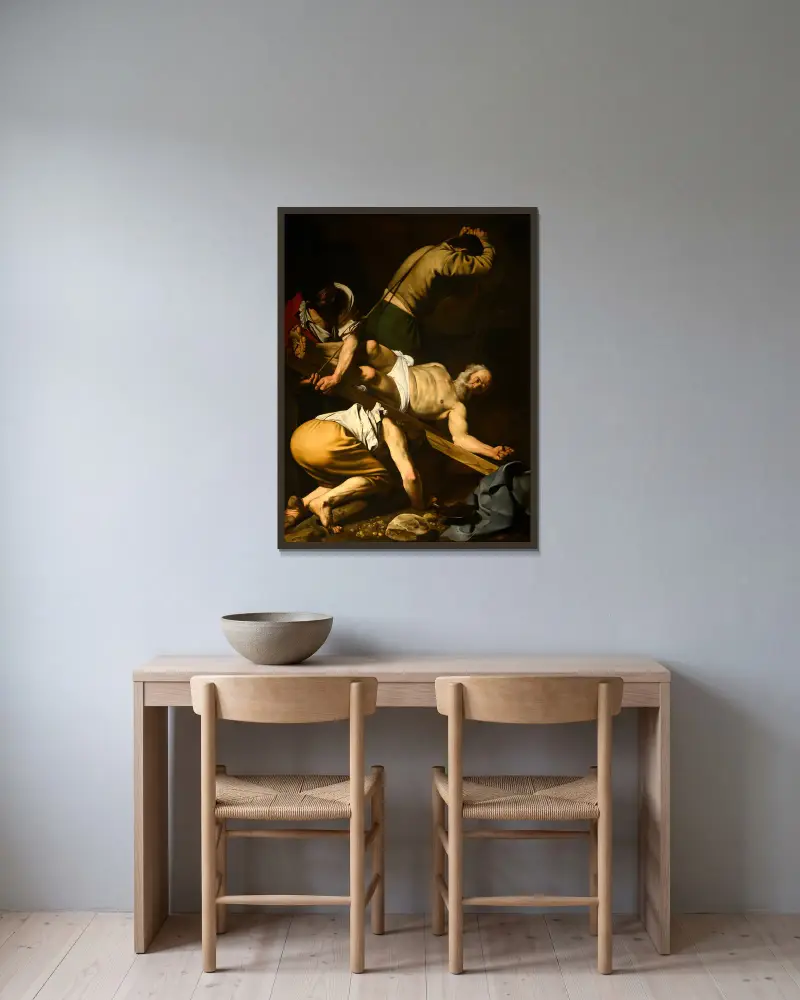 Petrus korsfästelse av Caravaggio inramad på en vägg