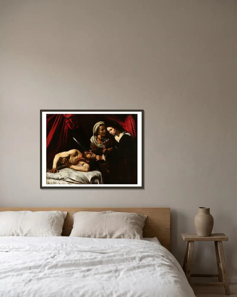 Judith Beheading Holofernes, 1598 av Caravaggio inramad på en vägg