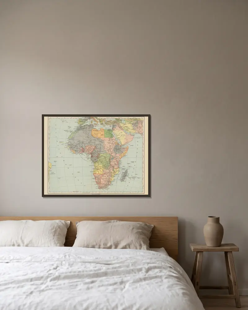 Afrika, statskarta av Carl Diercke inramad på en vägg