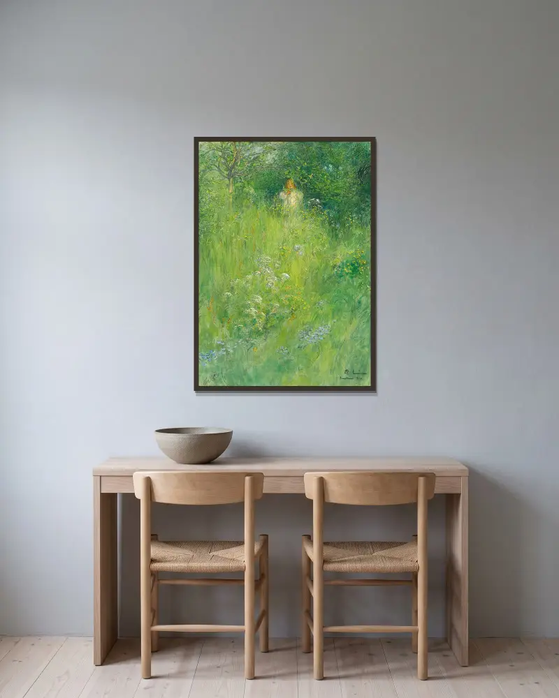 En älva – Kersti på ängen av Carl Larsson inramad på en vägg