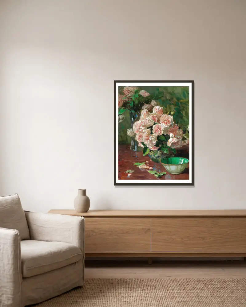 Weiße Rosen II von Carl Moll gerahmt an einer Wand