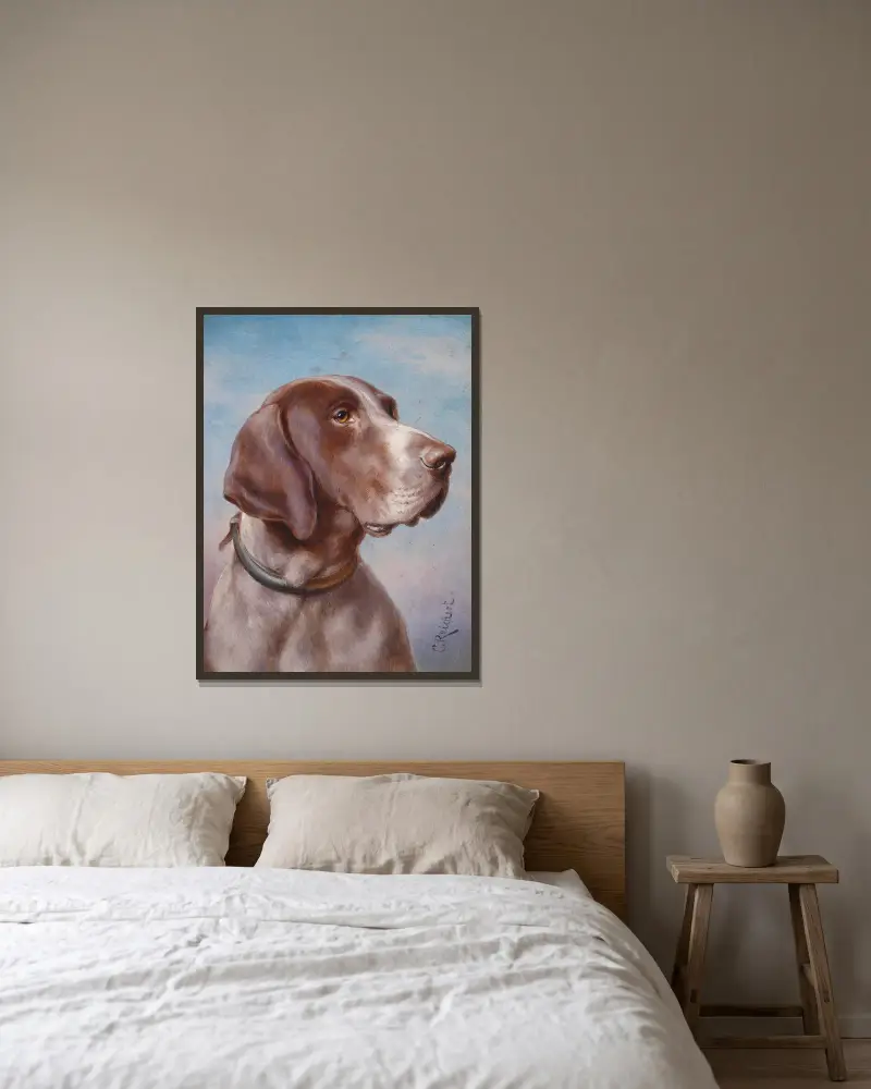 Hundeportrait av Carl Reichert inramad på en vägg