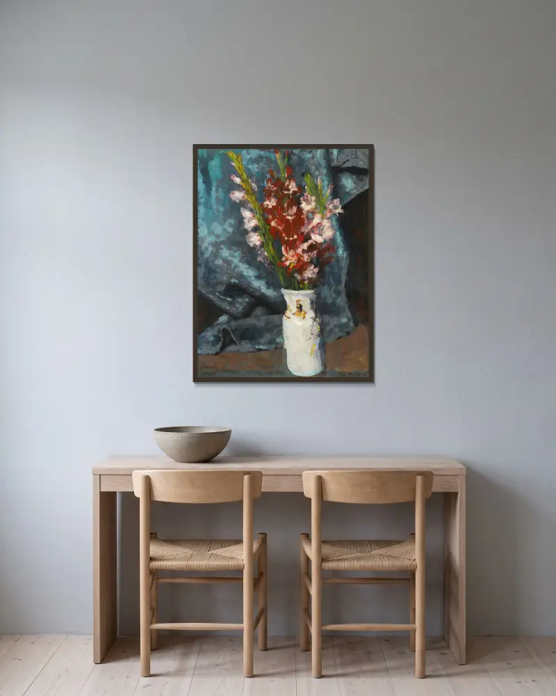 Gladioli av Carl Schuch inramad på en vägg