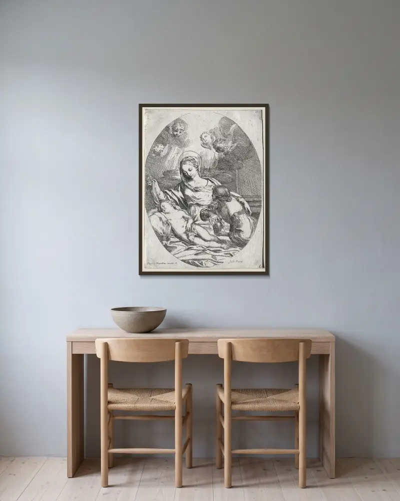 Madonna mit Kind und Magdalena von Carlo Maratti gerahmt an einer Wand