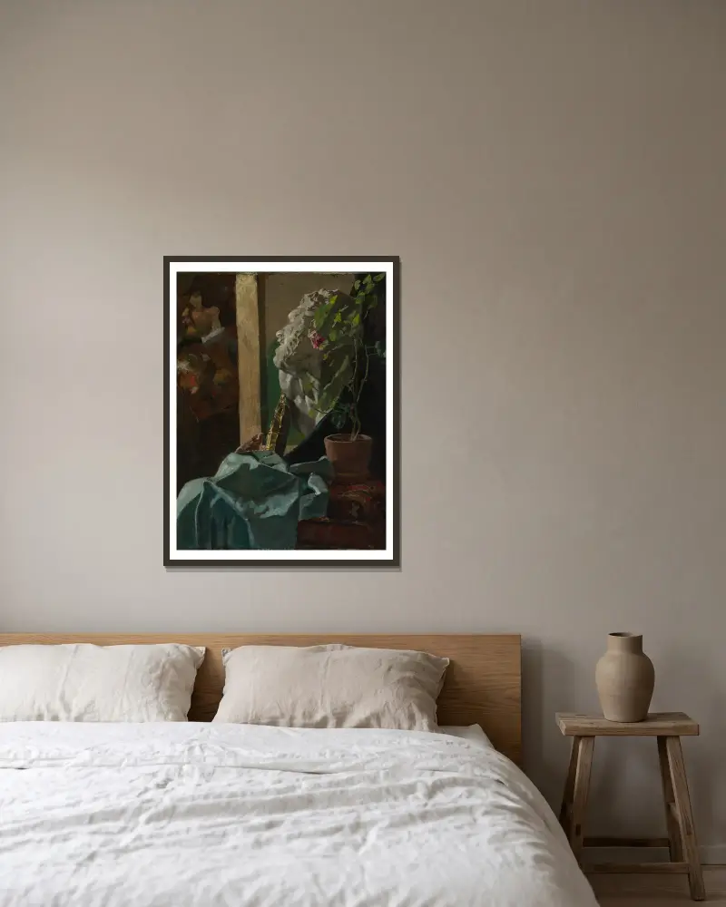 Martwa natura z popiersiem gipsowym, Christian Krohg w ramie na ścianie