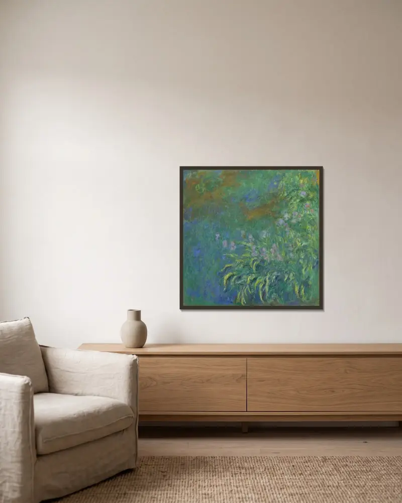 Irises av Claude Monet inramad på en vägg