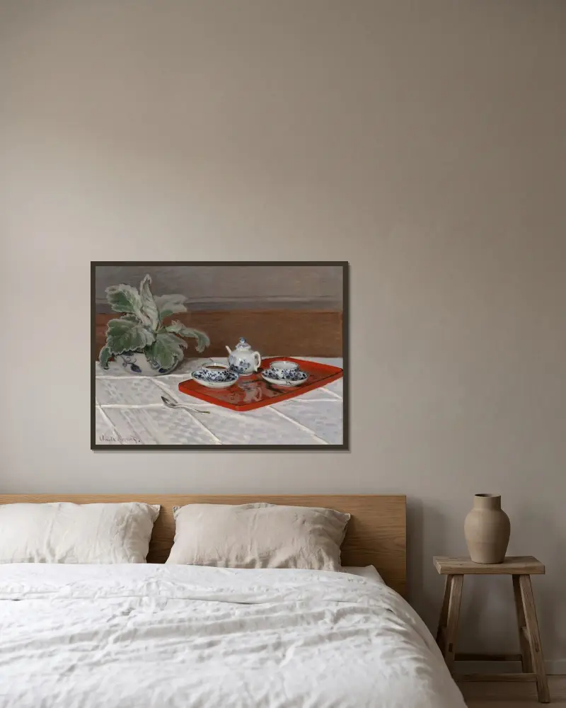 Stilleben mit Teeservice von Claude Monet gerahmt an einer Wand