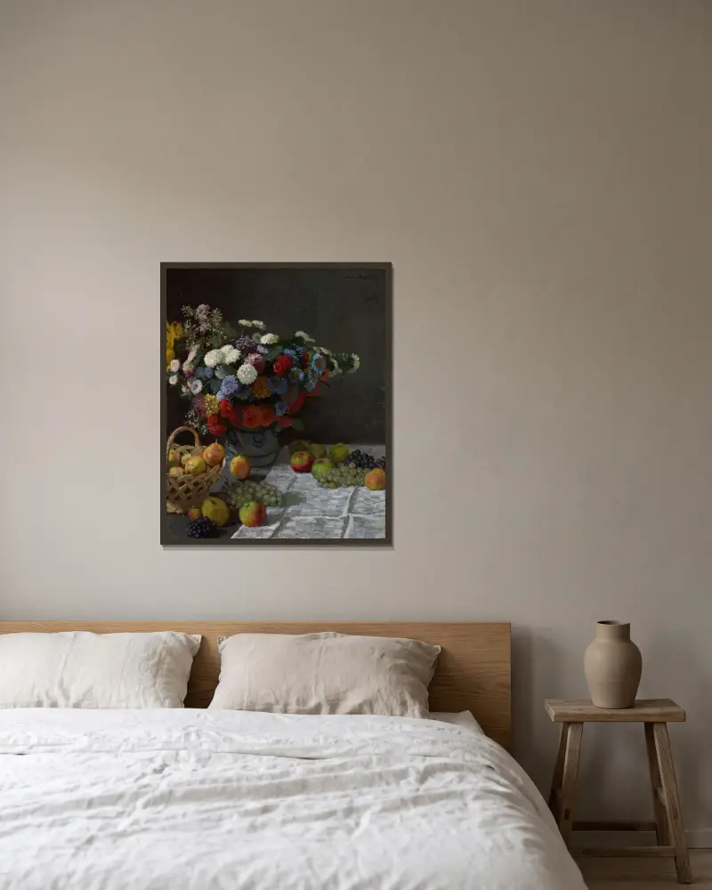 Stillleben mit Blumen und Früchten von Claude Monet gerahmt an einer Wand
