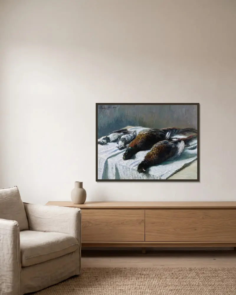 Stillleben mit Fasanen und Kiebitzen von Claude Monet gerahmt an einer Wand