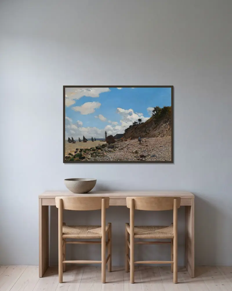 Der Strand von Honfleur von Claude Monet gerahmt an einer Wand