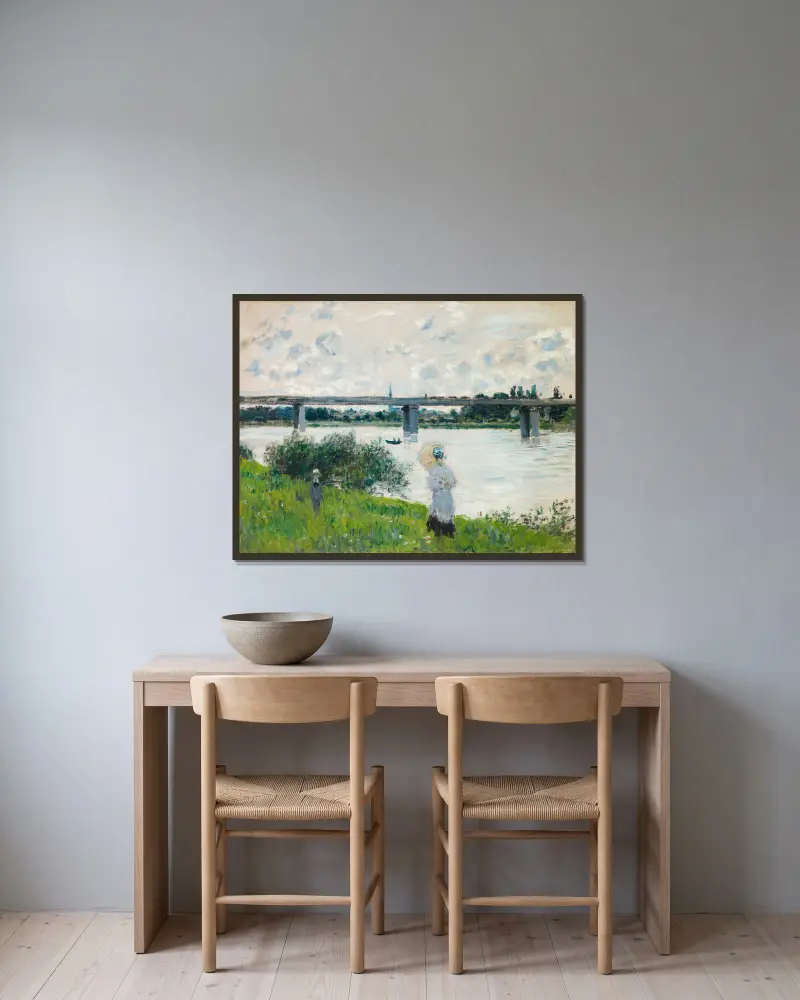 Der Spaziergang mit der Eisenbahnbrücke, Argenteuil von Claude Monet gerahmt an einer Wand