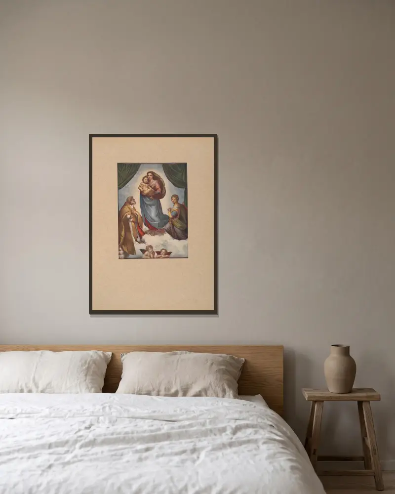 Raffael, Sixtinische Madonna von Corrado Ricci gerahmt an einer Wand