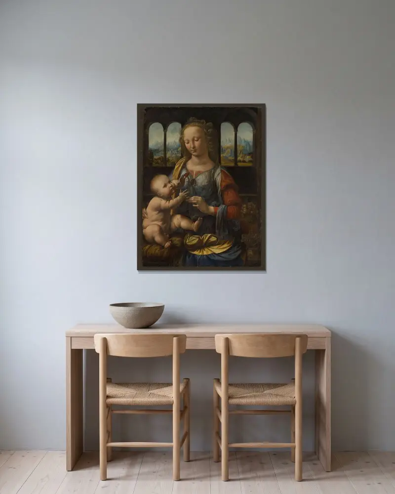 Madonna mit der Nelke von Leonardo da Vinci gerahmt an einer Wand