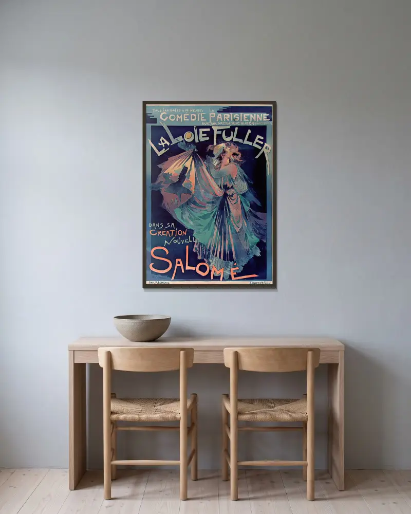 Comedie Parisienne, La Loïe Fuller i sin nya skapelse, Salomé av Georges de Feure inramad på en vägg