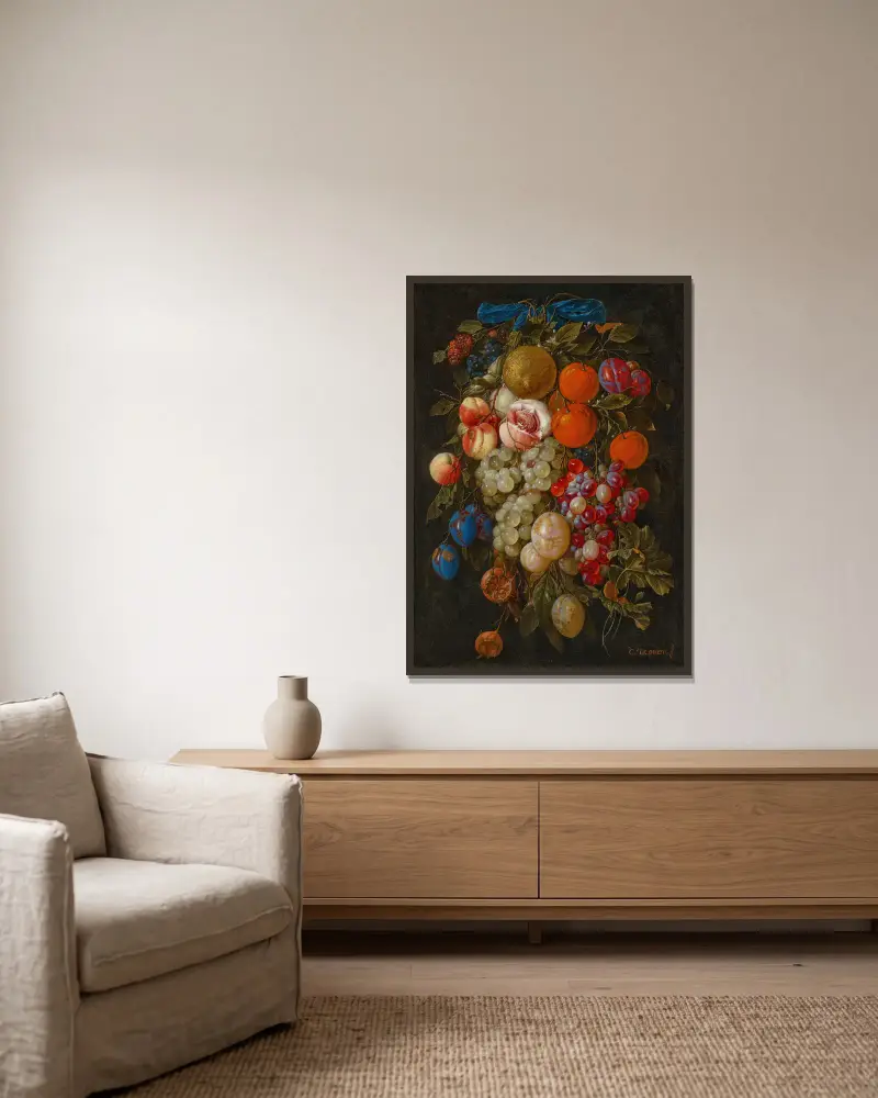 En fruktgirland hängande från ett blått band av Cornelis de Heem inramad på en vägg