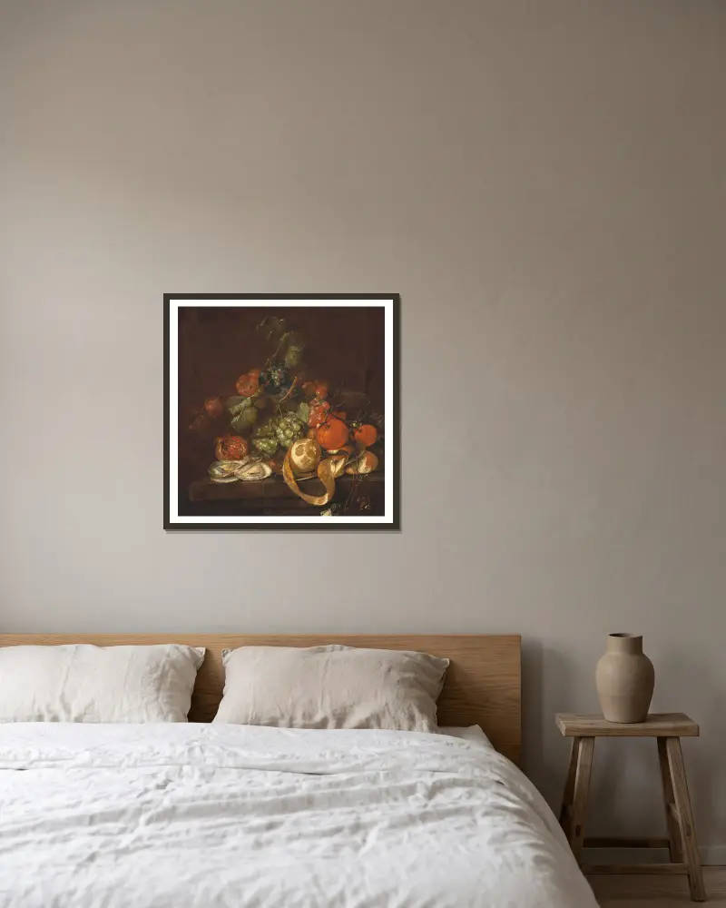 Stilleben med citroner, ostron, druvor och fjärilar på ett bord av Cornelis de Heem inramad på en vägg