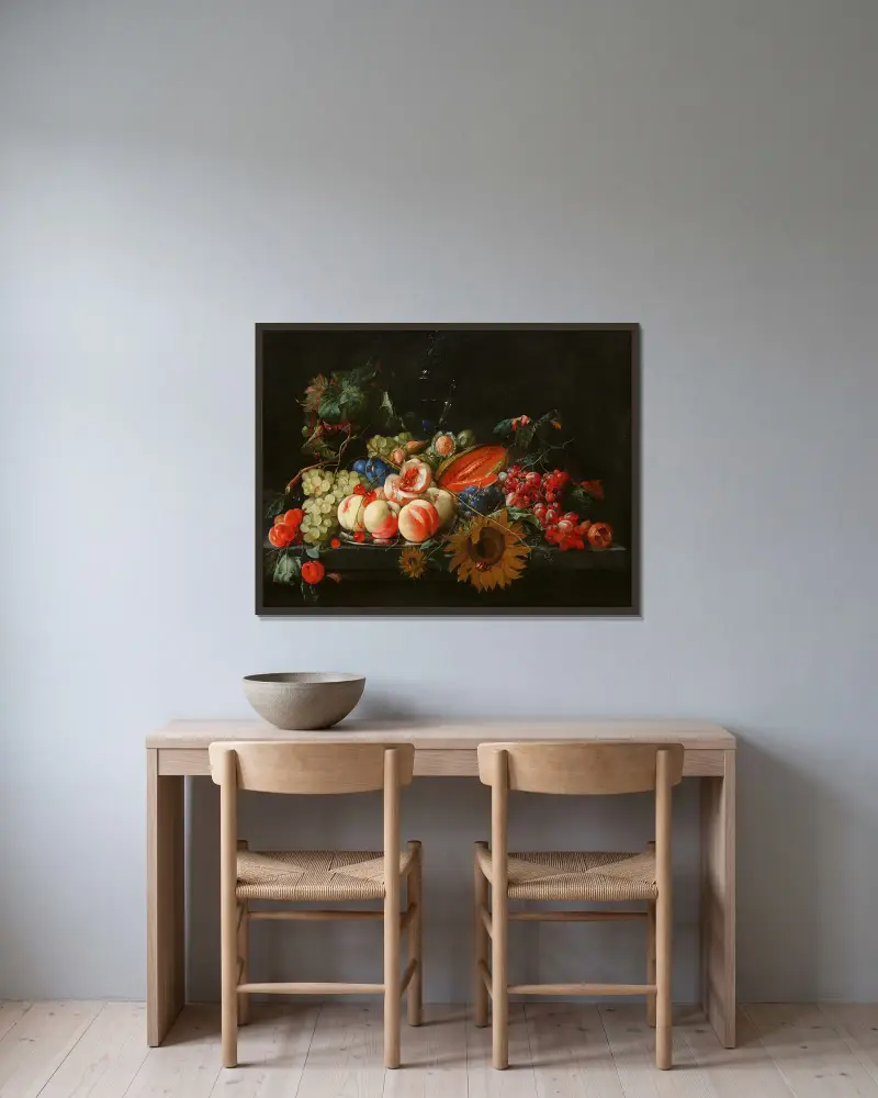 Stilleben med persikor och körsbär på ett silverfat med andra frukter, nötter och solrosor av Cornelis de Heem inramad på en vägg