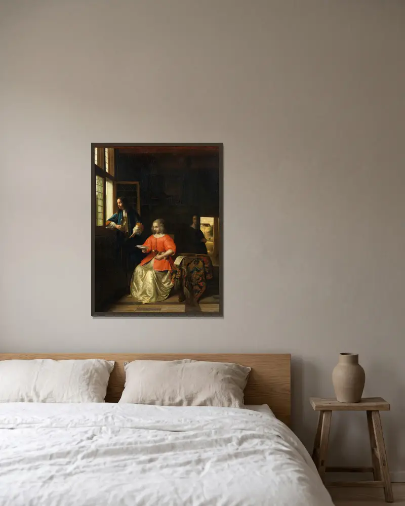 Interieur mit einer jungen Dame, die einen Brief liest von Pieter De Hooch gerahmt an einer Wand