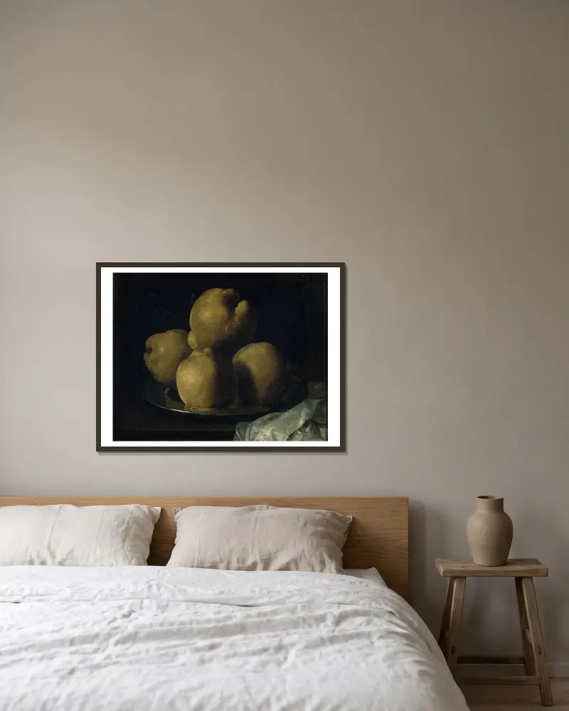 Stilleben med fat av kvitten av Francisco de Zurbarán inramad på en vägg