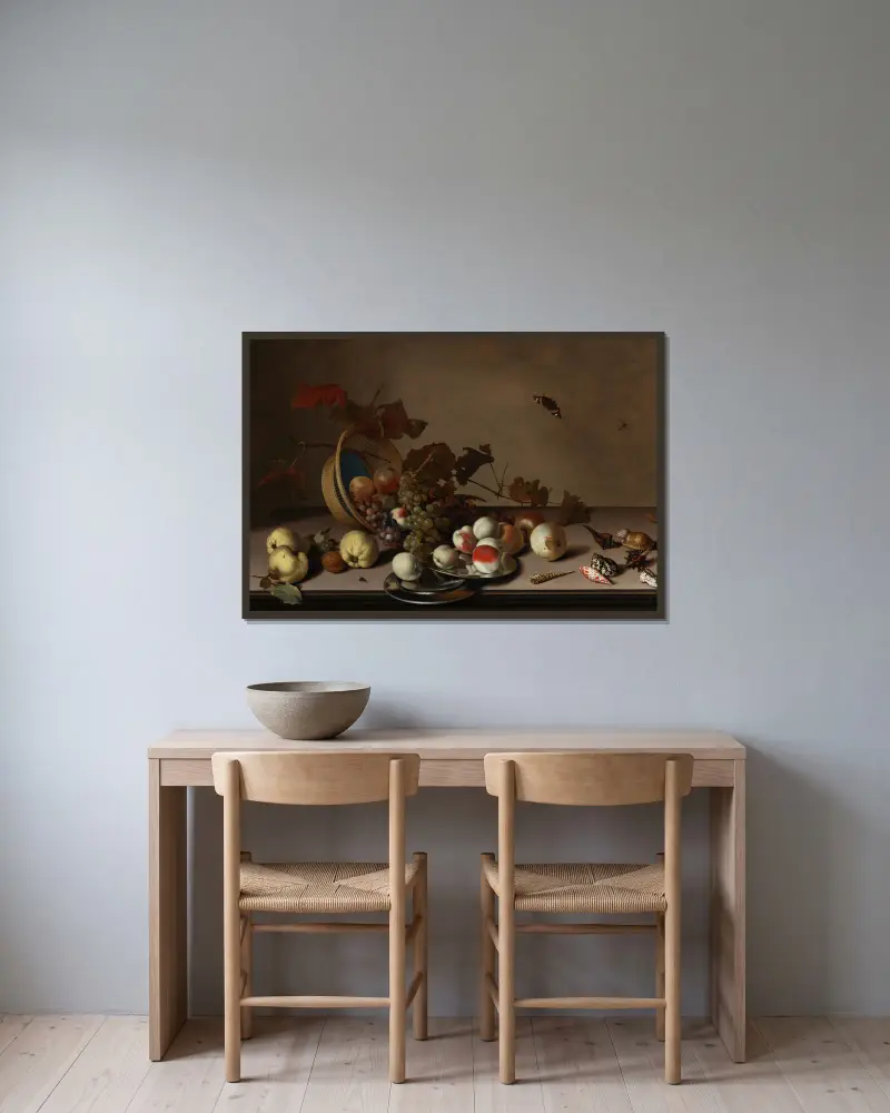 Fruchtstillleben mit Korb, Muscheln und einem Schmetterling von Balthasar van der Ast gerahmt an einer Wand