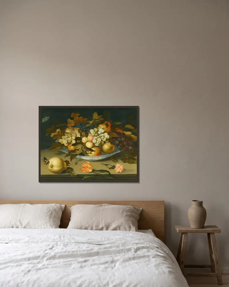 Stilleben med en delftskål med frukt på en avsats med blommor, insekter och en ödla av Balthasar van der Ast inramad på en vägg
