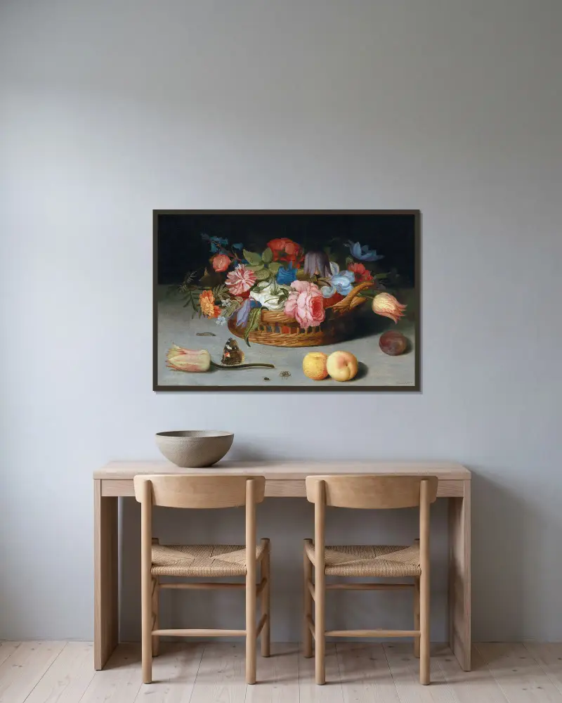 Rosen, Tulpen, Iris und andere Blumen in einem Weidenkorb, mit Früchten und Insekten auf einer Steinplatte von Balthasar van der Ast gerahmt an einer Wand