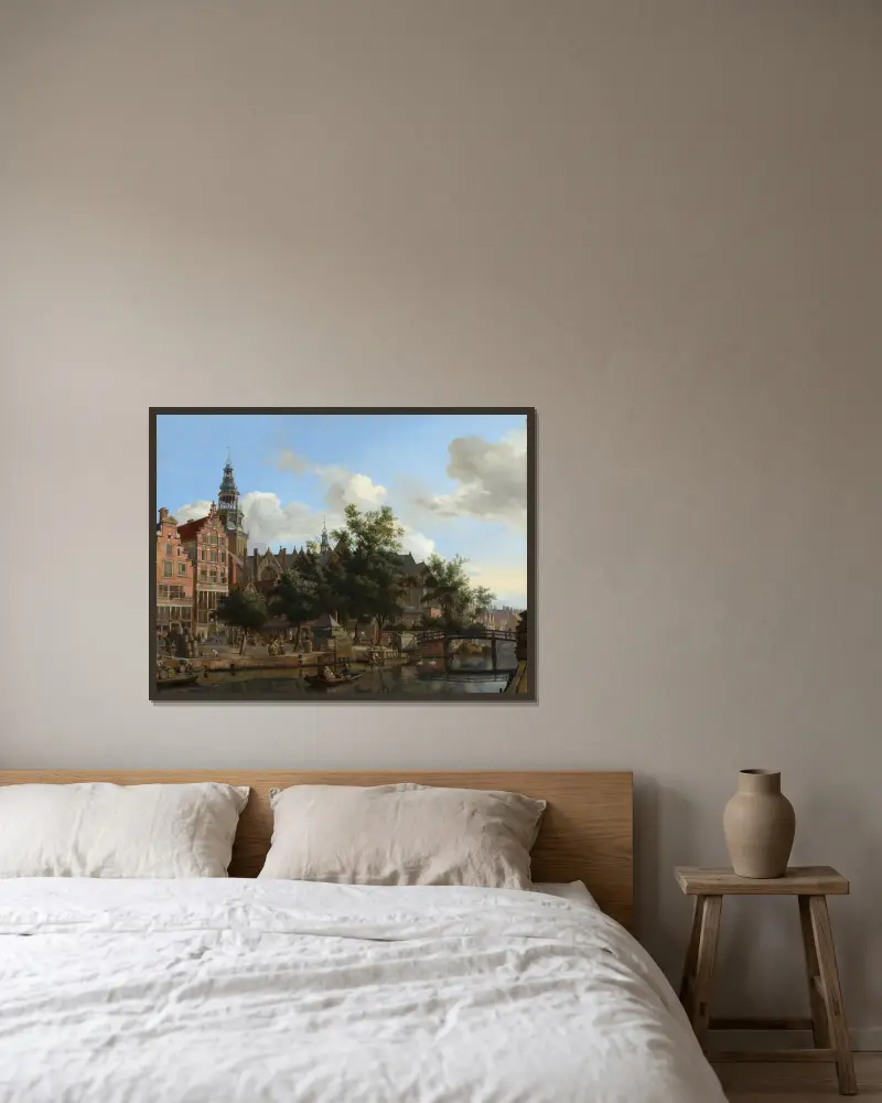Vy över Oudezijds Voorburgwal med Oude Kerk i Amsterdam av Jan van der Heyden inramad på en vägg