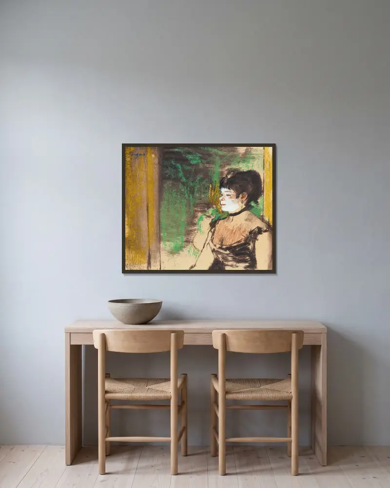 Chanteuse De Café-Concert av Edgar Degas inramad på en vägg