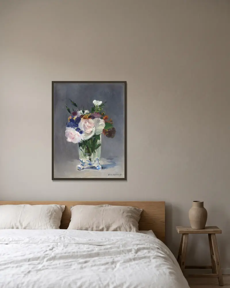 Flowers in a Crystal Vase av Édouard Manet inramad på en vägg