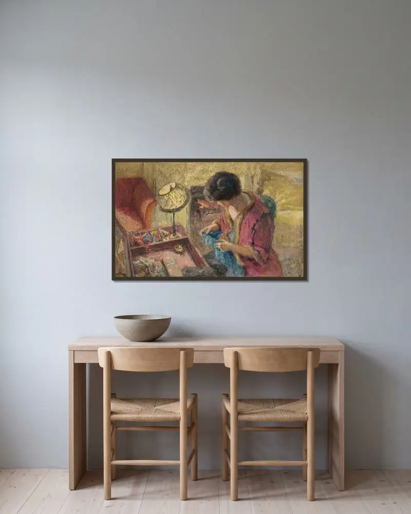 Lilla salongen, Madame Hessel vid sybordet (studie) av Édouard Vuillard inramad på en vägg
