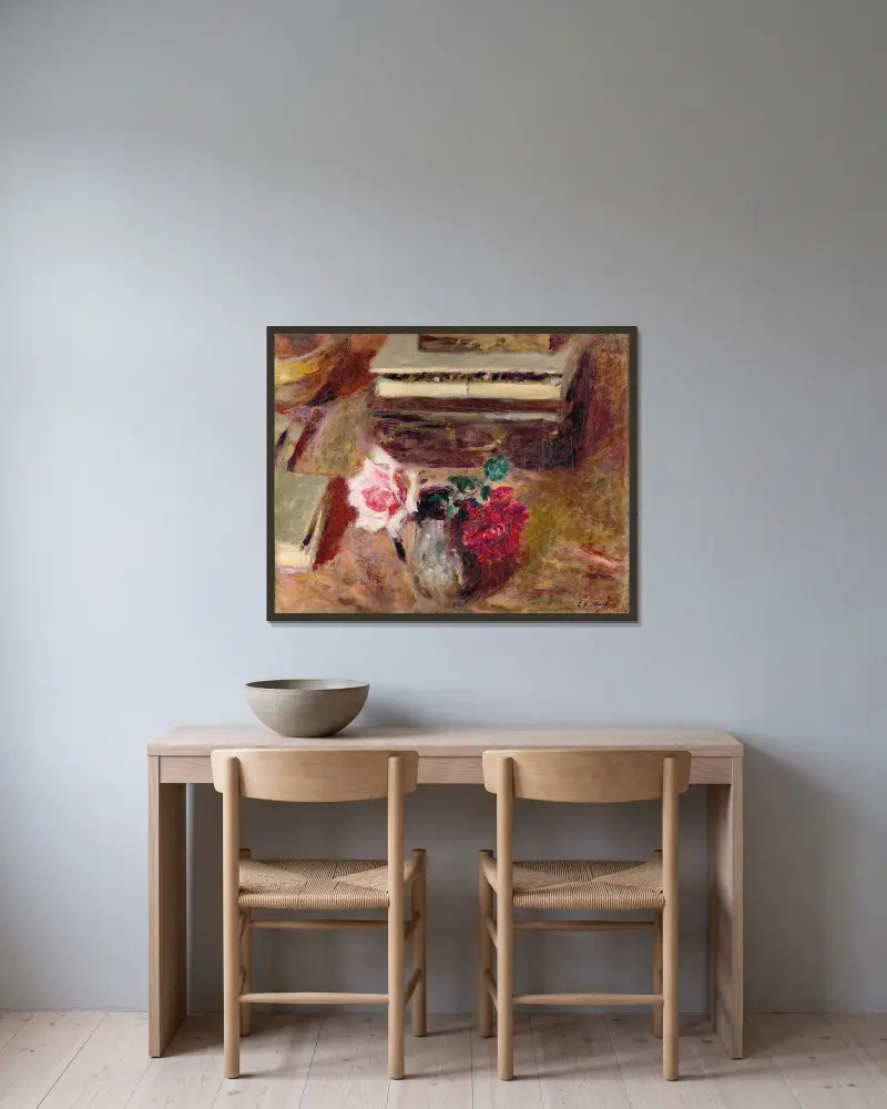 Zwei Rosen und der Pastellkasten von Édouard Vuillard gerahmt an einer Wand