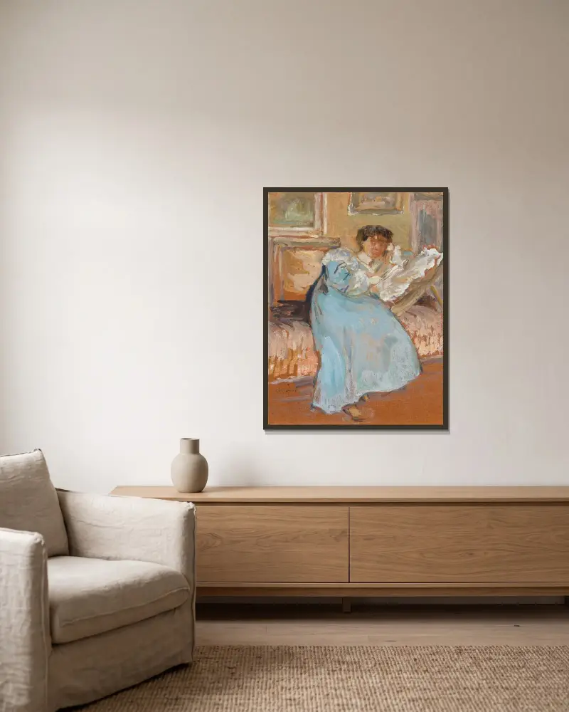 Madame Hessel i opalvit klänning av Édouard Vuillard inramad på en vägg