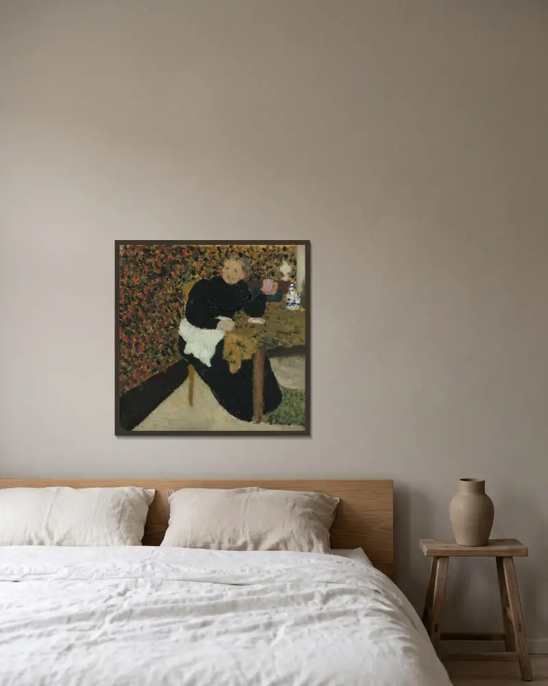 Madame Vuillard med en rosa kopp av Édouard Vuillard inramad på en vägg