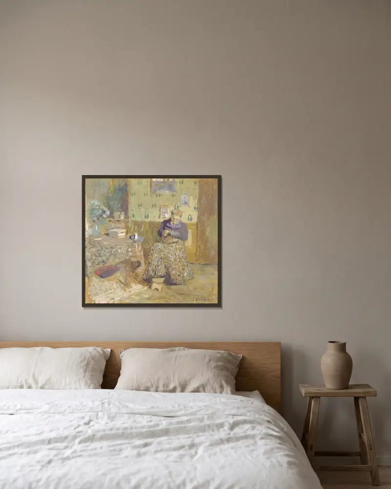 Madame Vuillard beim Nähen von Édouard Vuillard gerahmt an einer Wand
