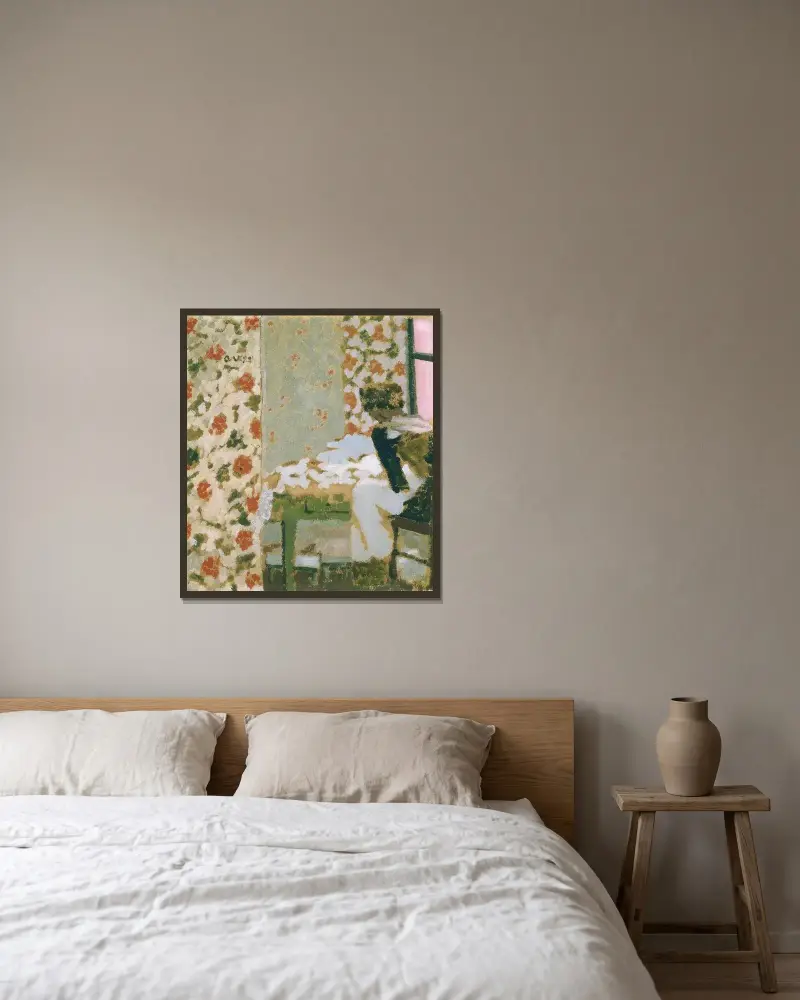 Sömmerskan av Édouard Vuillard inramad på en vägg