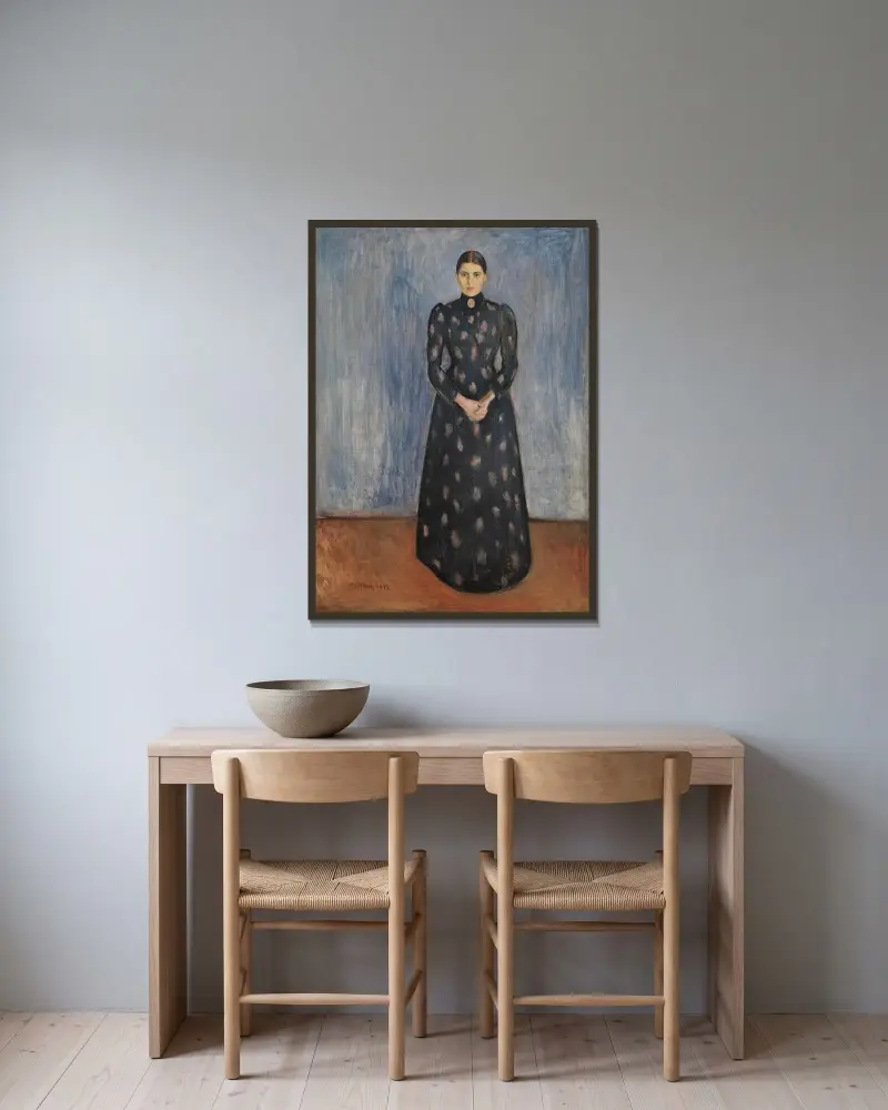 Inger v černé a fialové, Edvard Munch v rámu na stěně