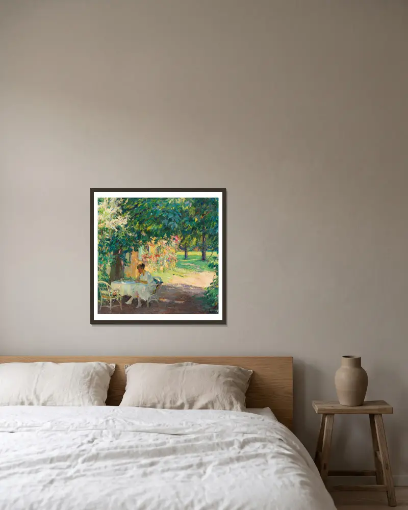 Sommar i konstnärens trädgård vid Starnbergsjön av Edward Cucuel inramad på en vägg