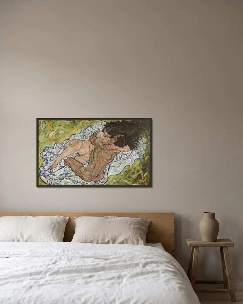 Die Umarmung av Egon Schiele inramad på en vägg