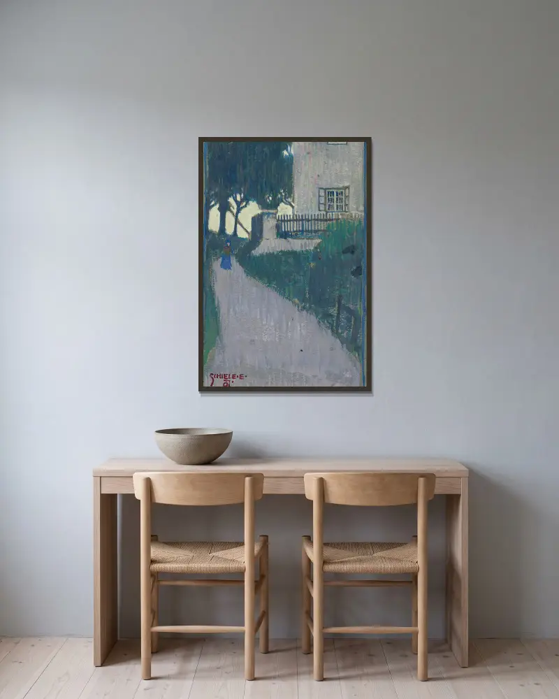 Landskap med hus, träd och kvinnlig figur av Egon Schiele inramad på en vägg