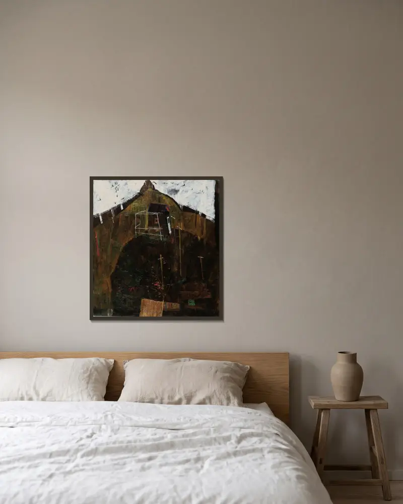 Landschaft mit Krähe von Egon Schiele gerahmt an einer Wand