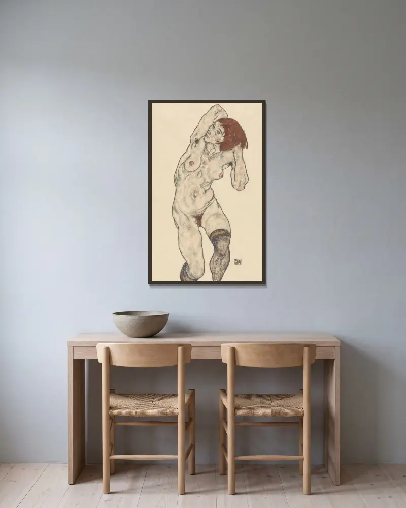 Nude in Black Stockings av Egon Schiele inramad på en vägg