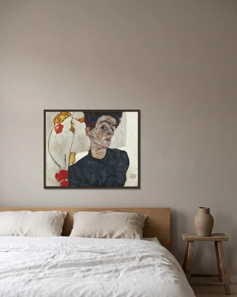 Self-Portrait With Physalis av Egon Schiele inramad på en vägg