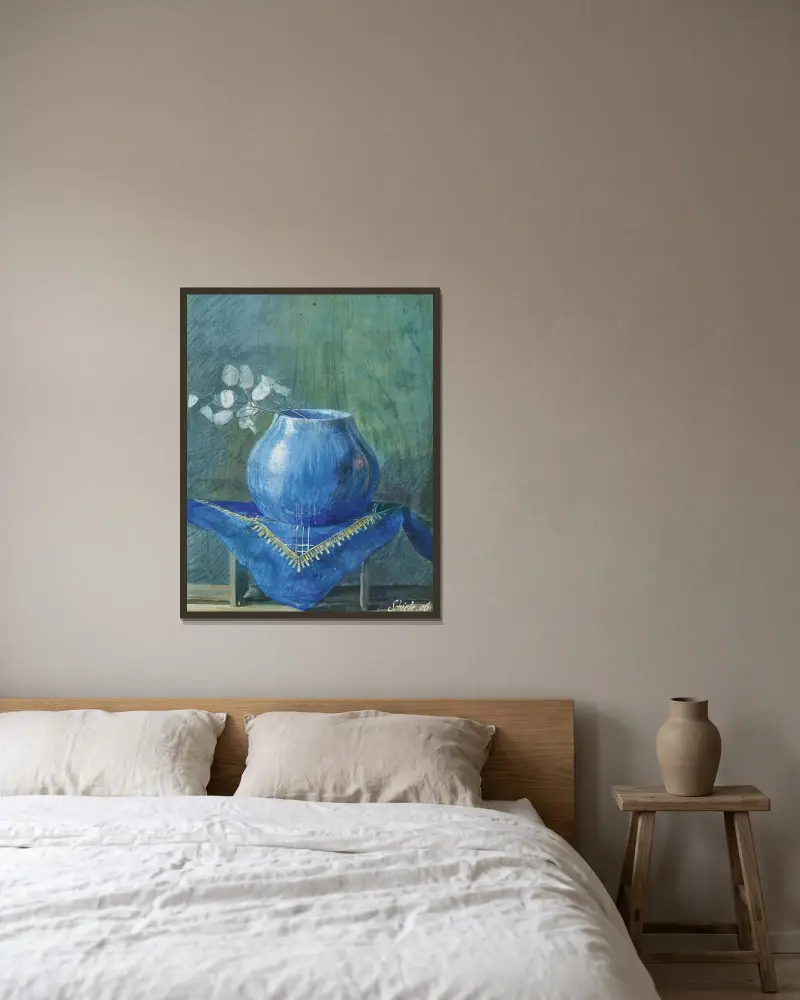 Stilleben med penningväxtgren i blå vas av Egon Schiele inramad på en vägg