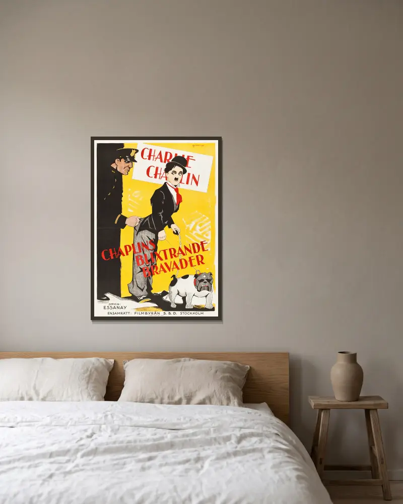 Charlie Chaplin Compilation, Eric Rohman w ramie na ścianie