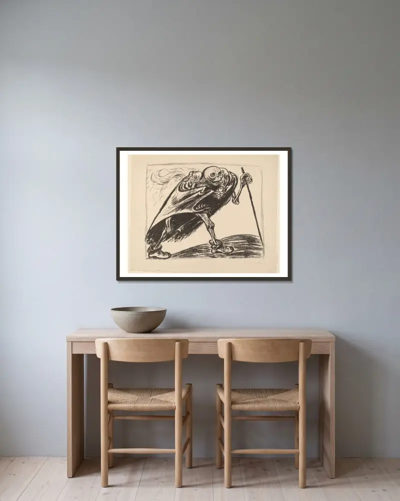Wandernder Tod von Ernst Barlach gerahmt an einer Wand