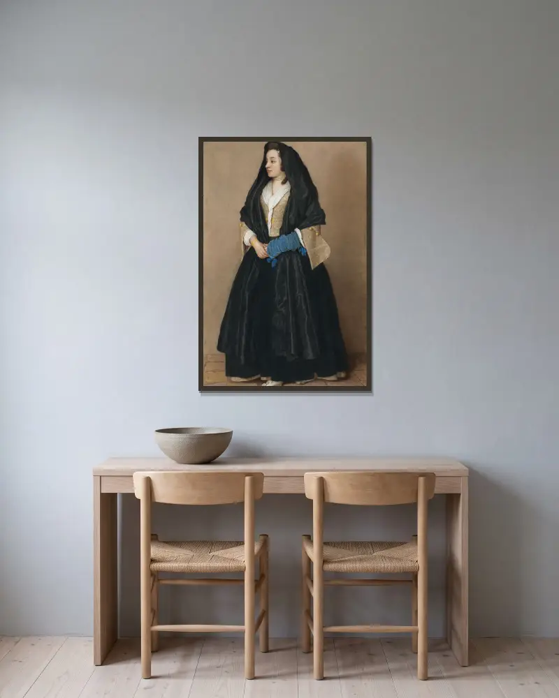 Elegant ung kvinna i maltesisk dräkt av Jean-Etienne Liotard inramad på en vägg
