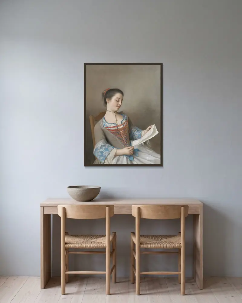 Konstnärens systerdotter, Marianne Lavergne, känd som 'Läserskan' av Jean-Etienne Liotard inramad på en vägg